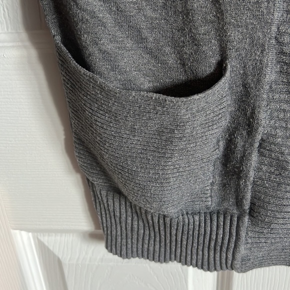 Cardigan - Picture 3 of 6